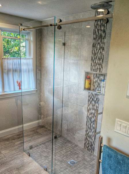 CRL Serenity with return panel, ultra-clear glass, 6" ladder pull handle, all in a timeless polished chrome finish